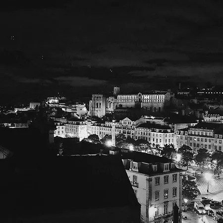 17 View In Downtown Old Apartment Lisbon