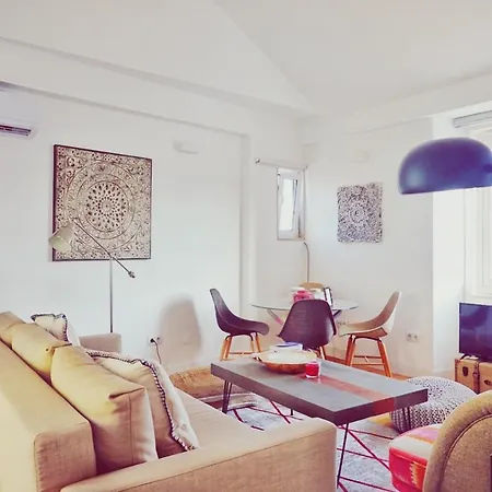 17 View In Downtown Old Apartment Lisbon