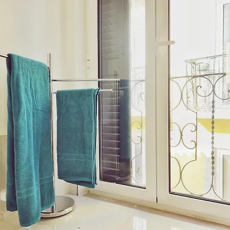 17 View In Downtown Old Apartment *